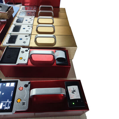 周囲温度マイナス15度からプラス60度まで、16GBのデータストレージを備え、再帰反射輝度係数の評価をサポートする再帰反射計