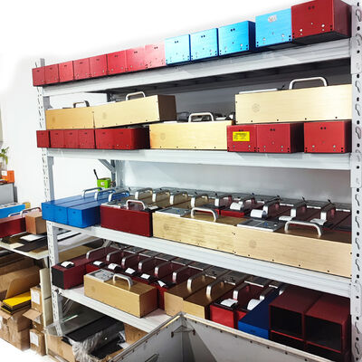 16Gデータストレージスペースレトロリフレクタメーター 3パーセント未満の重複性測定誤差と総体積 700mm X 135mm X 115mm テストアプリケーションのために設計