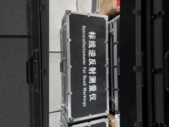 道路標識のための逆反射計